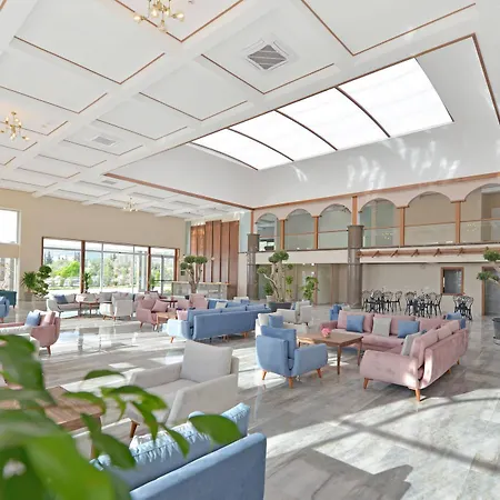 Adempira Termal&spahotel מלון